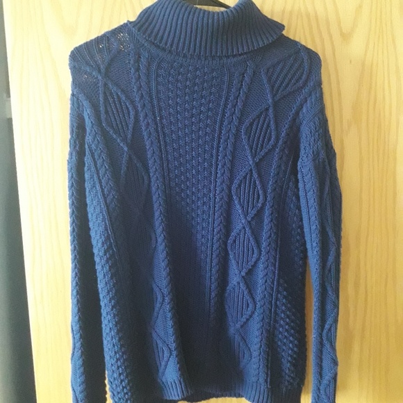 Forever 21 Turtleneck Sweater - Picture 2 of 2